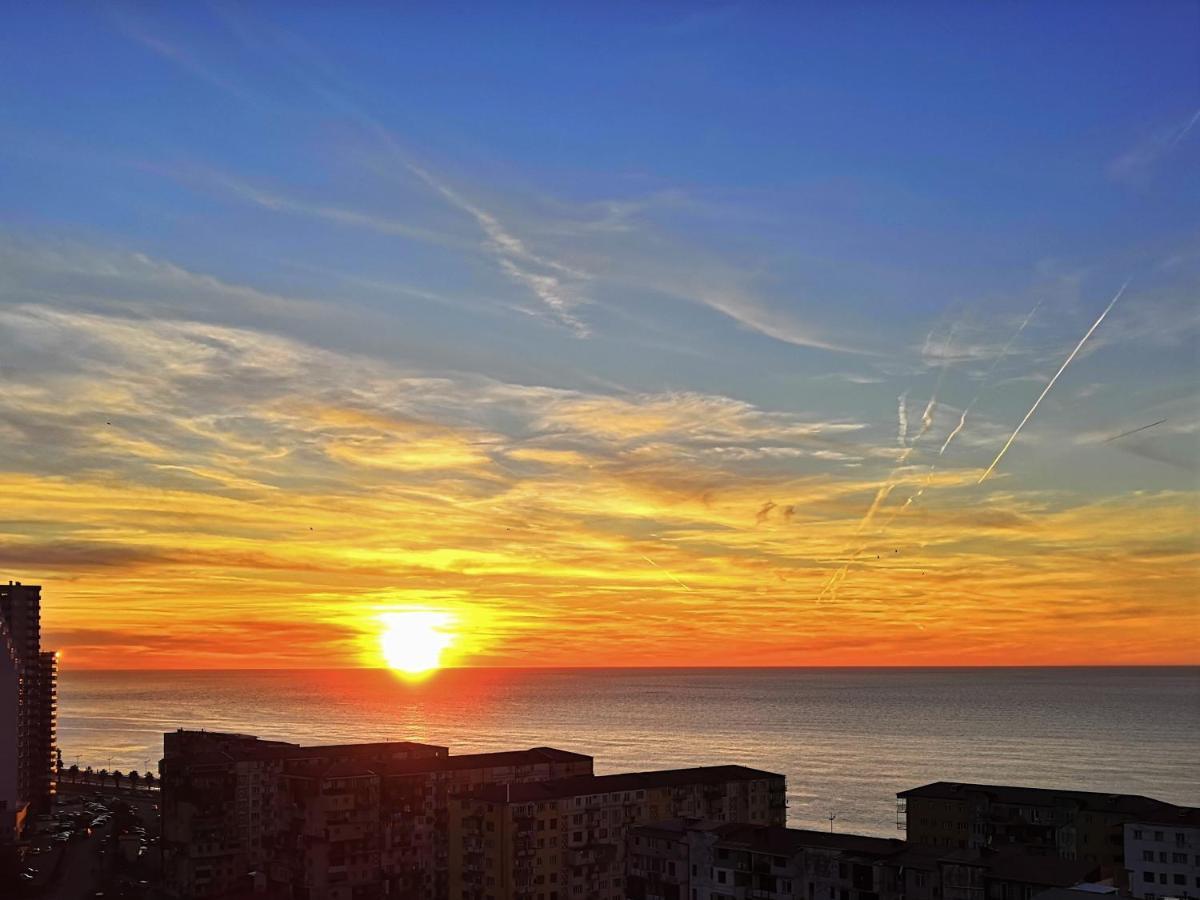 Уютная Квартира С Видом На Море, Горы И Закаты Batumi Exterior photo